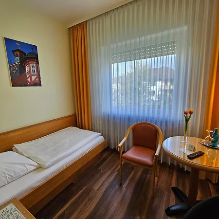 Hessischer Hof Szálloda 3*