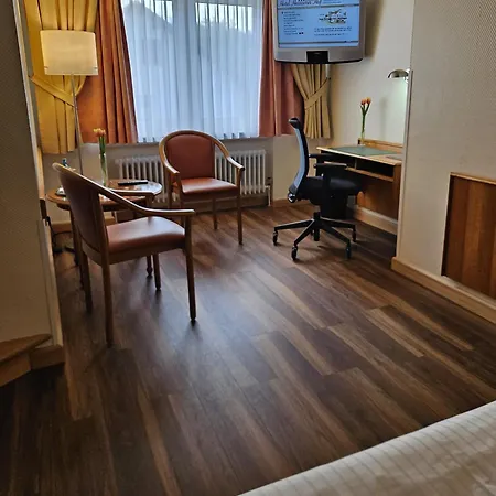 Hessischer Hof Szálloda 3*
