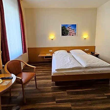 Hessischer Hof Hotel 3*